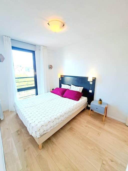 Le Valmy: Appartement Lumineux Au Pied Du Metro Lyon Eksteriør bilde
